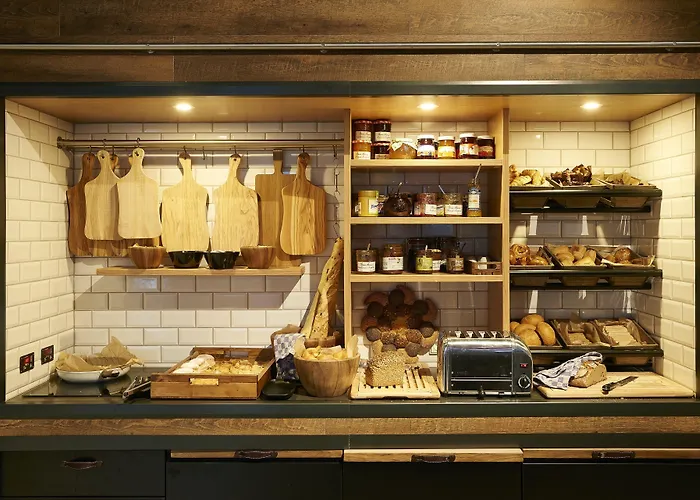 モクシー エアポート 4*