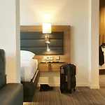Moxy Frankfurt Airport 4*