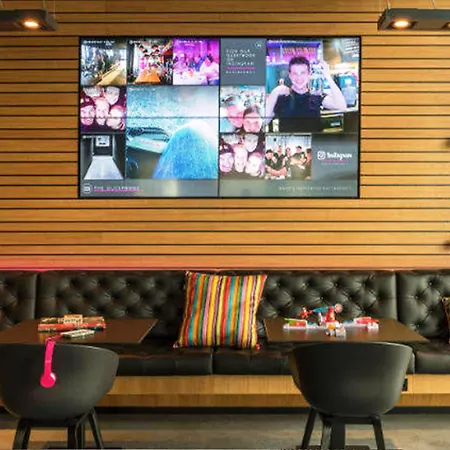 Moxy Frankfurt Airport Szálloda 4*