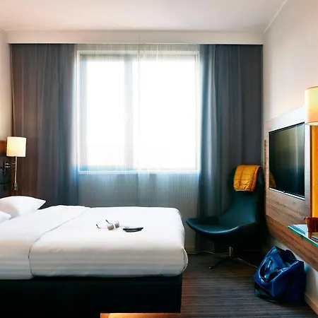 Moxy Frankfurt Airport 4*