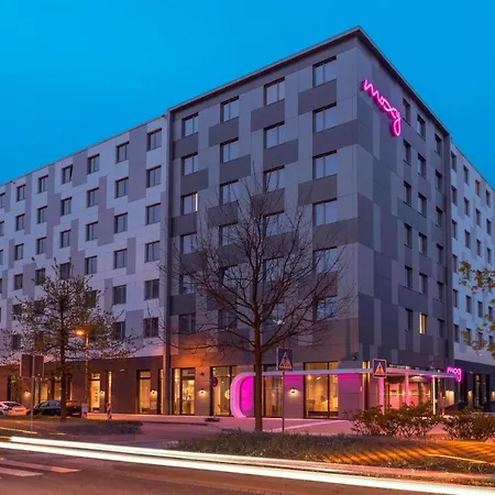 Szálloda Moxy Frankfurt Airport 4*
