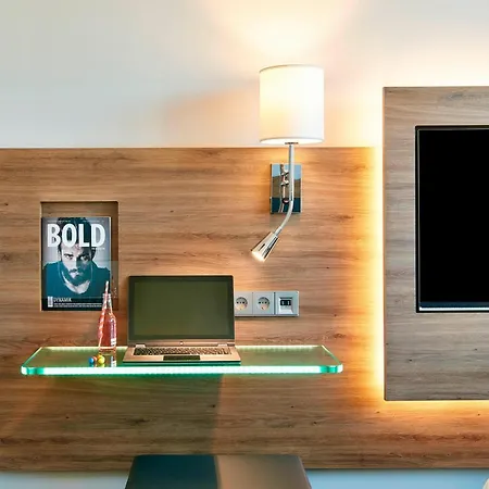 Szálloda Moxy Frankfurt Airport 4*