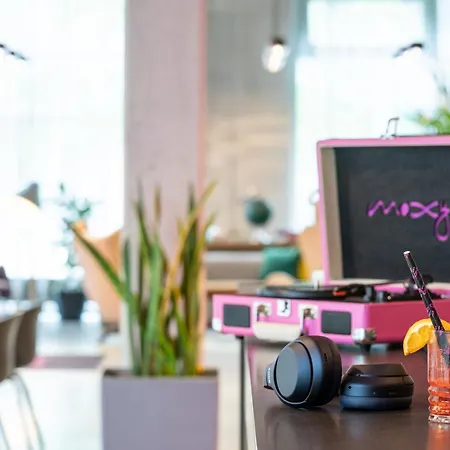 Moxy Frankfurt Airport Szálloda Frankfurt am Main
