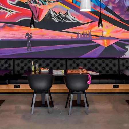Moxy Frankfurt Airport Szálloda