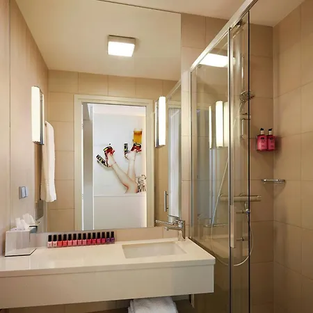 Hotel Moxy Frankfurt Airport