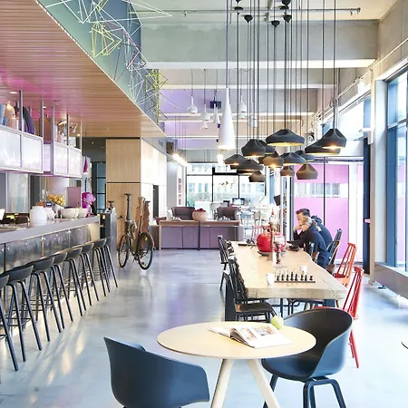 Moxy Frankfurt Airport Hotel 4*