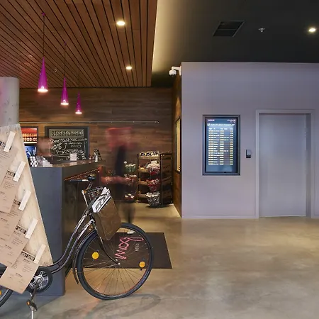 Moxy Frankfurt Airport Hotel