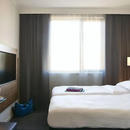 Moxy Frankfurt Airport Hotel
