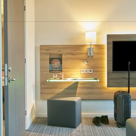 Moxy Frankfurt Airport Hotel