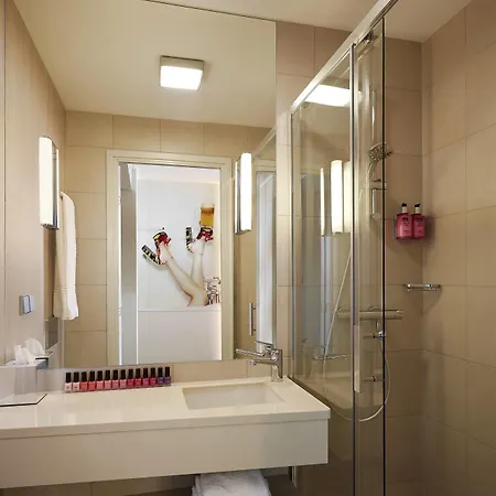 Moxy Frankfurt Airport