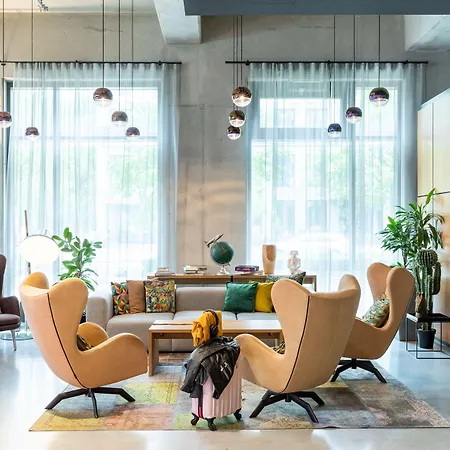 Moxy Frankfurt Airport Hotel