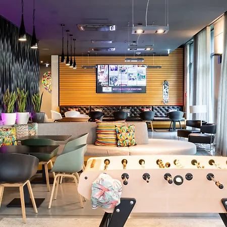 Moxy Frankfurt Airport Hotel Frankfurt am Main