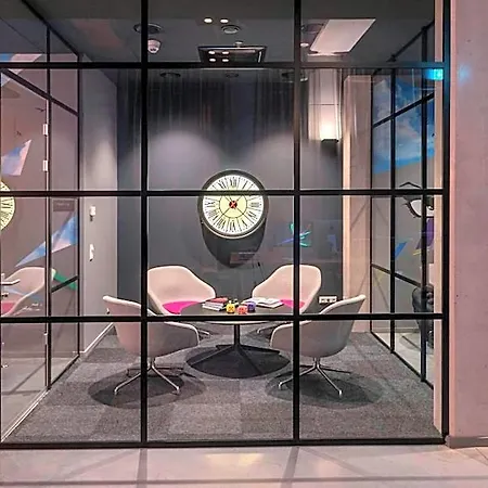 Moxy Frankfurt Airport