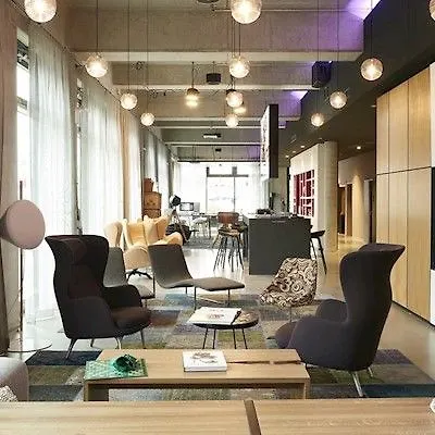 Hotel Moxy Frankfurt Airport 4*