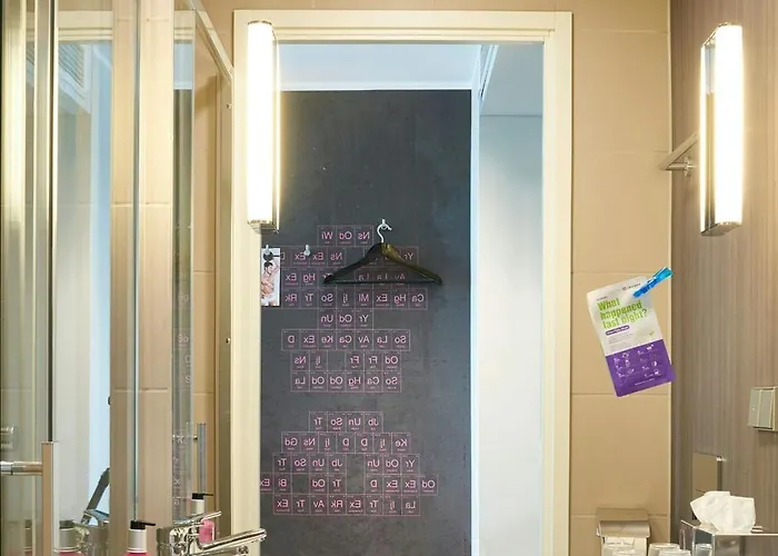 Hotel Moxy Frankfurt Airport 4*