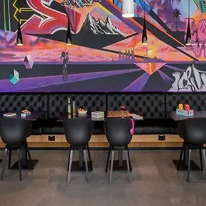 Moxy Frankfurt Airport 4*