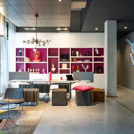 Moxy Frankfurt Airport Hotel