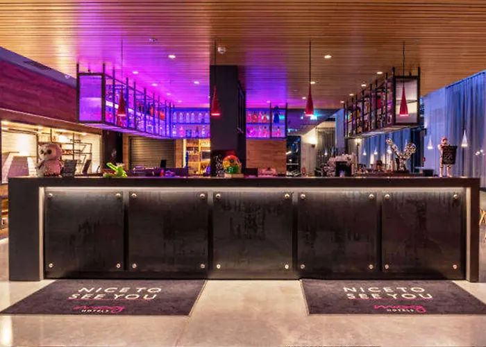 Отель Moxy Frankfurt Airport