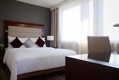 Moxy Frankfurt Airport Отель Франкфурт-на-Майне